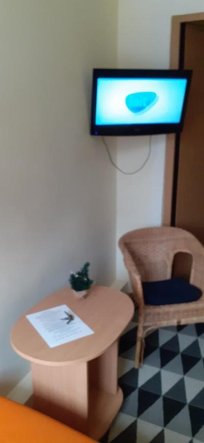 Small Room With A Private External Bathroom Kaunas Exteriör bild